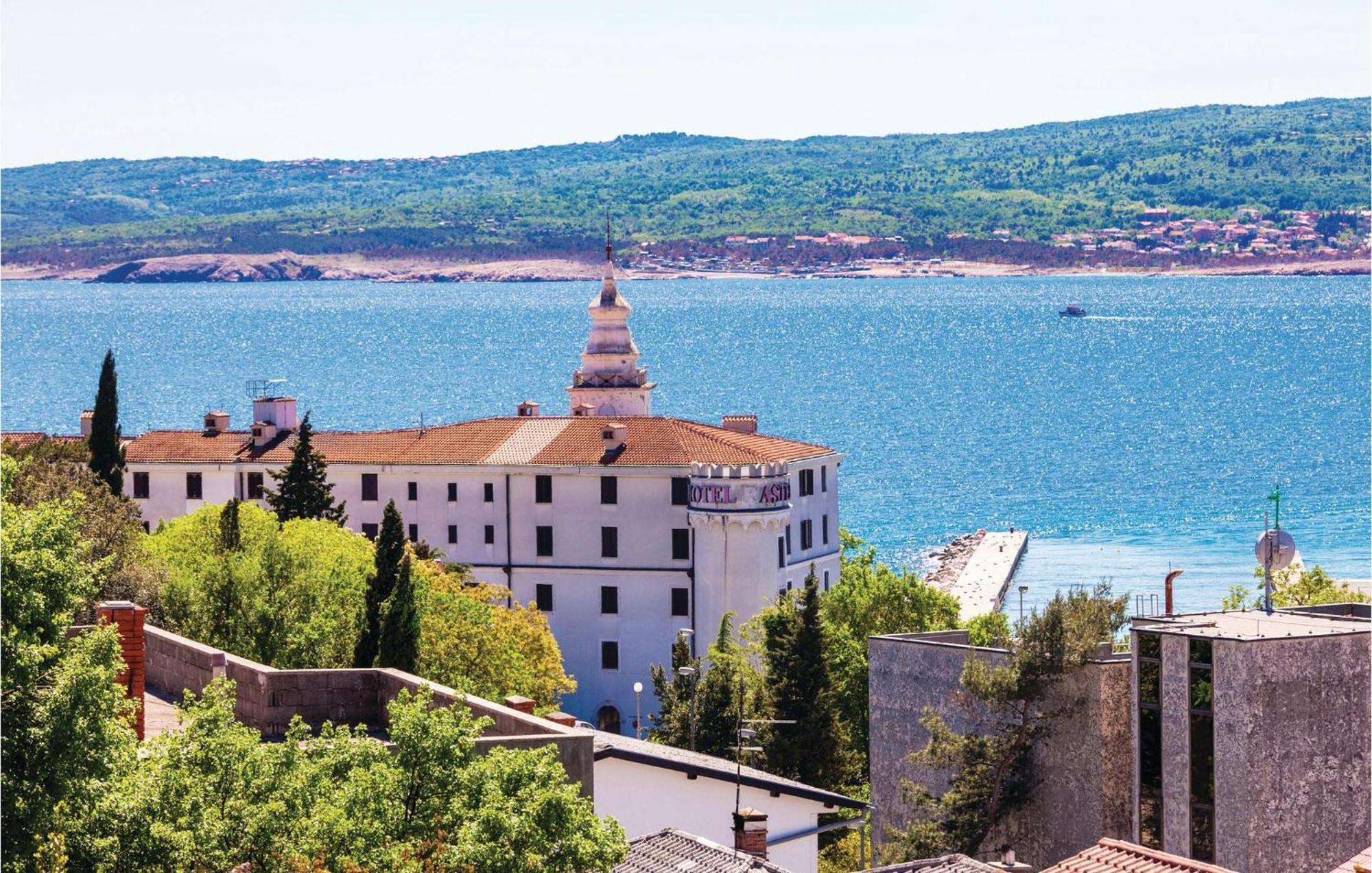 Nice Apartment In Crikvenica With House Sea View Exterior foto